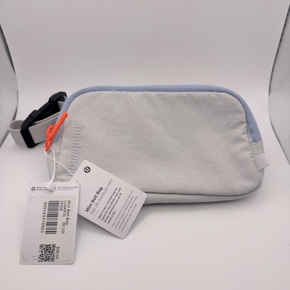 Lululemon Mini Belt Bag Vapor NWT - Picture 3 of 6